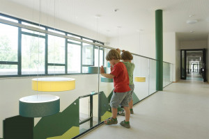 Case study: stolarka okienna w nowoczesnych przedszkolach w Bernau
