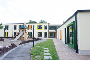 Case study: stolarka okienna w nowoczesnych przedszkolach w Bernau
