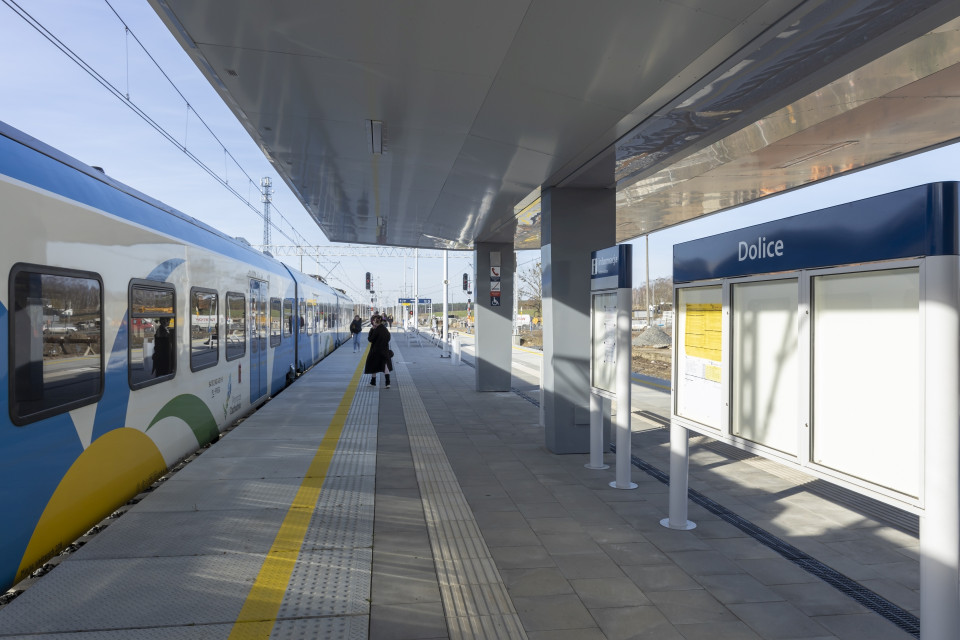 Na linii Poznań - Szczecin podróżni korzystają z nowych peronów
