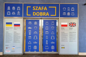 Dawna galeria Plaza uruchomiła Szafę Dobra dla potrzebujących z Ukrainy