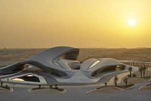 Kosmiczny biurowiec w Emiratach Arabskich. To najnowsza realizacja Zaha Hadid Architects