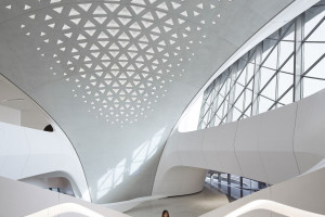 Kosmiczny biurowiec w Emiratach Arabskich. To najnowsza realizacja Zaha Hadid Architects