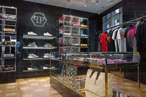 Podążając za dewizą "more is more". Tak wygląda pierwszy salon Philipp Plein w Polsce
