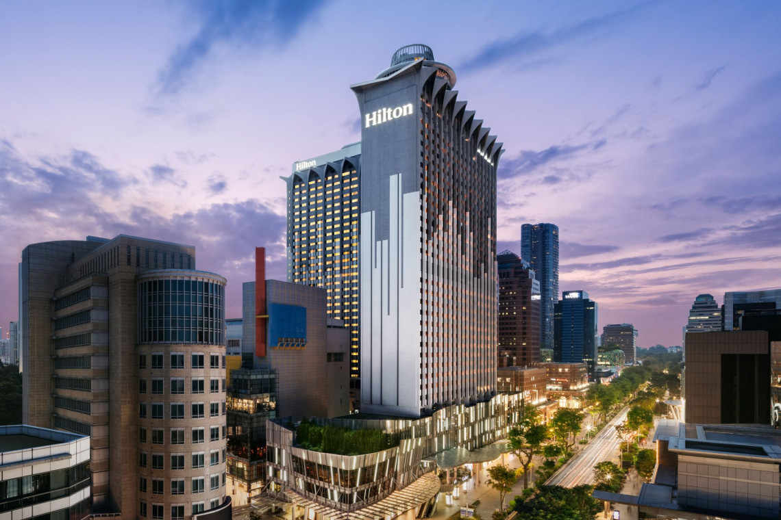 Hilton zadebiutował z rozmachem. Ten hotel ma 1080 pokoi i pięć konceptów gastronomicznych