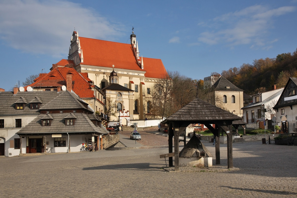 Zabytkowa studnia na Rynku w Kazimierzu Dolnym została odnowiona