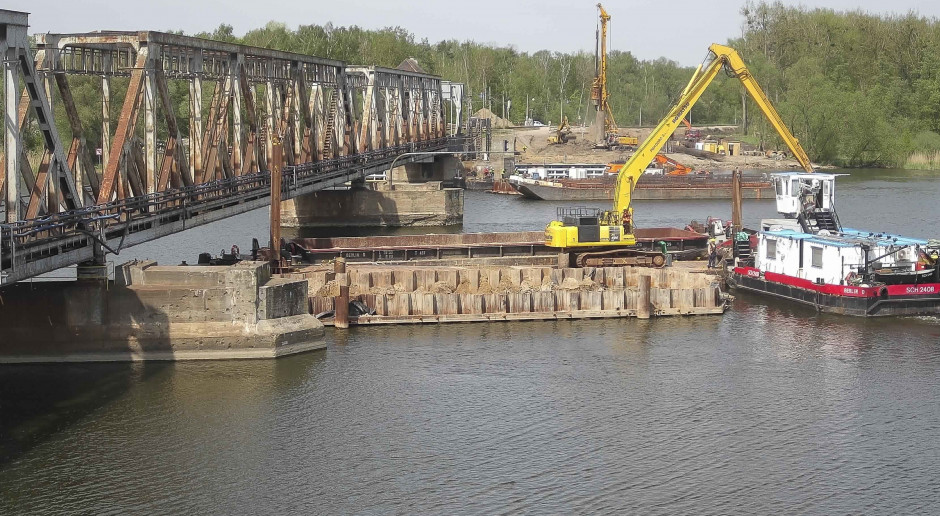 Budują nowy most w Szczecinie. Widać już pierwsze elementy konstrukcji