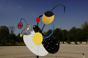 Przed Pałacem w Wilanowie stanęła kosmiczna instalacja