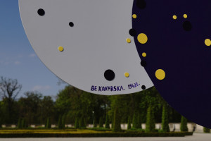 Przed Pałacem w Wilanowie stanęła kosmiczna instalacja