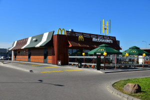 30 lat działalności w Polsce. McDonald's otworzył 500. restaurację w Wyszkowie