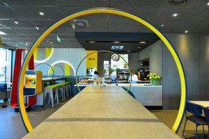 30 lat działalności w Polsce. McDonald's otworzył 500. restaurację w Wyszkowie