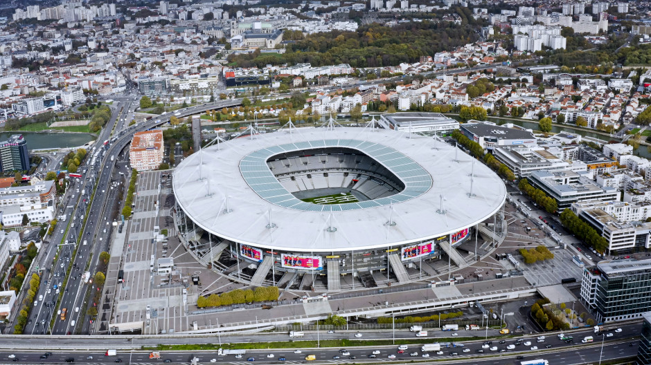 Ce stade accueillera la finale de la Ligue des champions.  Découvrir le Stade de France