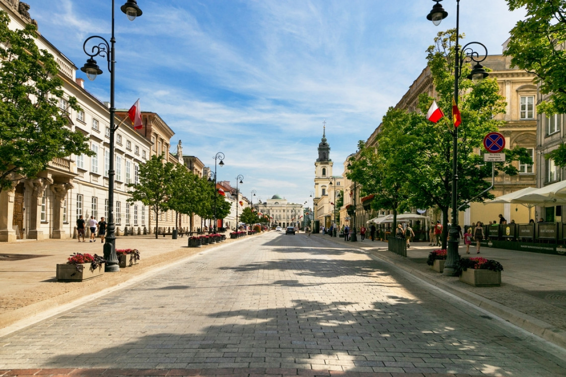 Warszawa likwiduje bariery architektoniczne w przestrzeniach publicznych