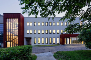 Rewitalizacja dawnej fabryki ZREMB z nominacją od ArchDaily do Nagrody Budynek Roku 2023!
