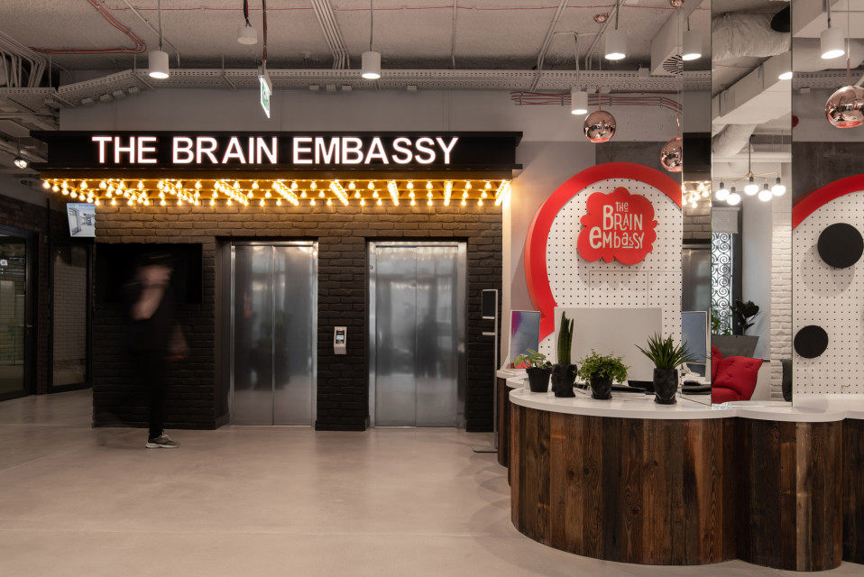 The Brain Embassy Czackiego to jedna z najnowszych lokalizacji, która została stworzona z myślą o inspirującej przestrzeni coworkingowej na mapie Warszawy, fot. mat. pras.