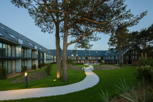 Butikowy hotel w nadmorskiej lokalizacji. Tak pracownie P-W-A i Nojen przełamali patetyczne hotelarstwo