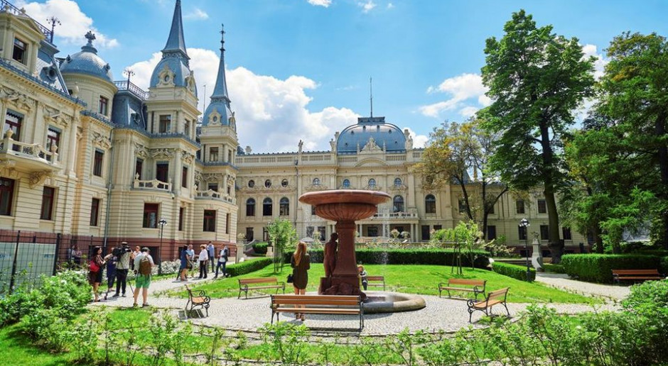 Zabytkowa łódzka fontanna przy pałacu Poznańskich zyskała drugie życie