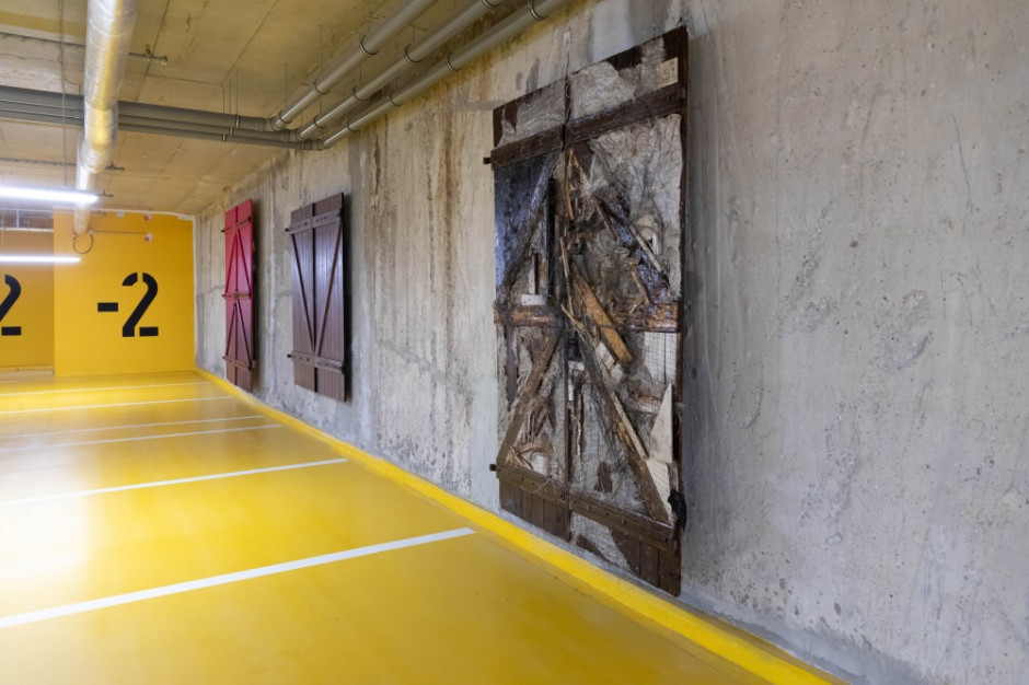 W ramach wspólnej inicjatywy Fundacji Fabryki Norblina oraz Warszawskiej Akademii Sztuk Pięknych pod hasłem „O(d)twórz drzwi” powstały projekty instalacji artystycznych, które na stałe zagościły w przestrzeni zrewitalizowanego kompleksu. fot. mat. prasowe