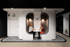 Nowe biuro CodeLab. Architektów z mode:lina zainspirował dworzec Wrocław