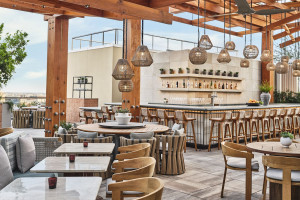 Hilton, Frank Gehry i Tara Bernerd. Z tej współpracy musiał powstać zjawiskowy hotel
