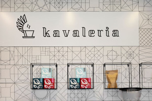 Kiedyś kultowy sklep PRL-u, dzisiaj foodcourt w stylu vintage. Zaglądamy do Delikatesów w Opolu