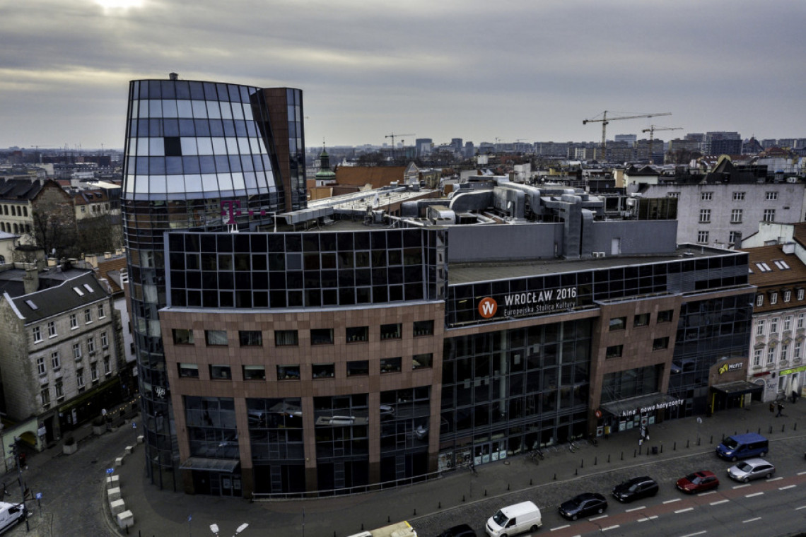 Postmodernistyczny biurowiec we Wrocławiu przejdzie modernizację