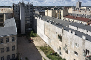Center Hotel chciał z biurowca zrobić hotel. Jednak zrealizuje duży projekt mieszkaniowy