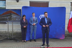 PKP ruszyły z przebudową dworców w Płochocinie i Jaktorowie