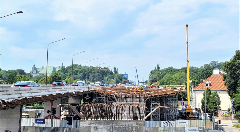 Rośnie nowy wiadukt Trasy Łazienkowskiej przy parku Agrykola