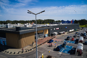 Tak się zmieniło centrum handlowe Nowa Górna w Łodzi. Nie tylko nowa elewacja