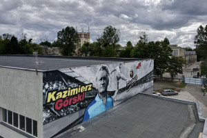 Nowy mural w Łodzi przedstawia Kazimierza Górskiego