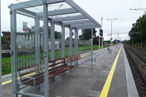 Stacja kolejowa Pasłęk już z nowym peronem