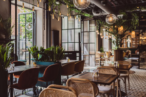 Case study: Restauracja & Cocktail Bar Paradiso zaskakuje wnętrzem. Skąd pomysł na karaibski raj w Warszawie?