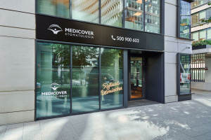 Salon z biżuterią czy dentysta? Medicover Stomatologia znów zaskakuje designem