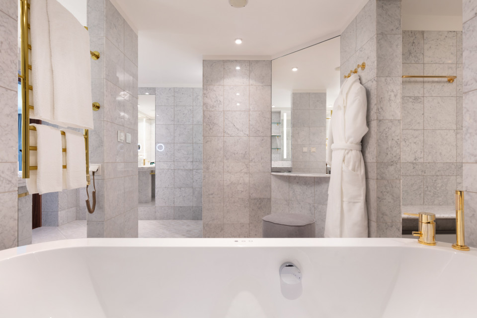 Apartament prezydencki Sofitel Warsaw Victoria doceniony. To projekt twórcy siedziby Diora