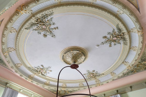 W ruinach zamku, a może w dawnej cukrowni? 10 klimatycznych hoteli w niezwykłych miejscówkach