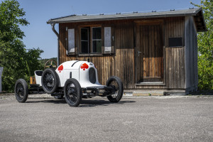 Odrestaurowali zabytkowy samochód sprzed 100 lat