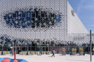 Niezwykła transformacja centrum handlowego z lat 70. To projekt MVRDV