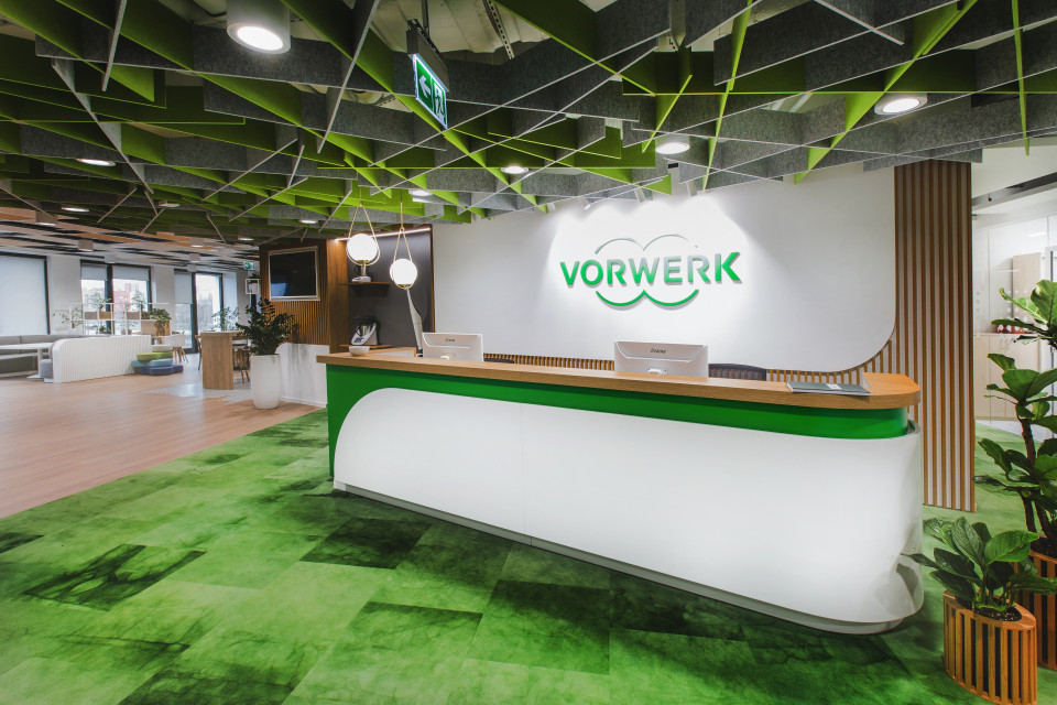 Nowa siedziba firmy Vorwerk Polska miała za zadanie wprowadzić pracowników we współczesny, również hybrydowy styl pracy, fot. mat. pras.