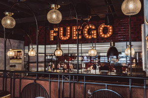 Gorąco jak w Hiszpanii. Restauracja, która buduje tajemniczą i pociągającą atmosferę