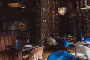 Gorąco jak w Hiszpanii. Restauracja, która buduje tajemniczą i pociągającą atmosferę