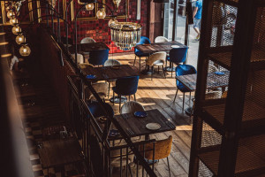 Gorąco jak w Hiszpanii. Restauracja, która buduje tajemniczą i pociągającą atmosferę