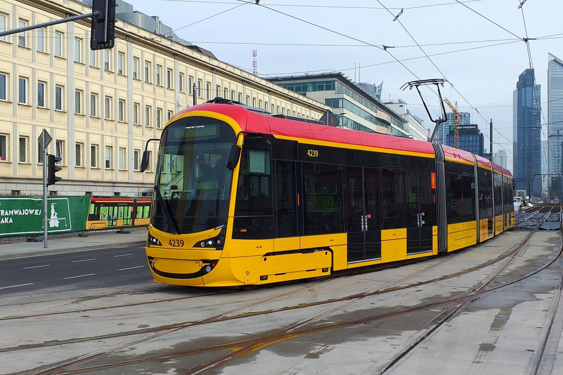 Warszawa z nowymi wyświetlaczami na przystankach tramwajowych