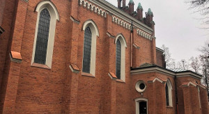 Neogotycki kościół w Warszawie odzyskuje dawny blask