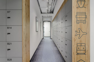 Nowe biuro Kuehne+Nagel w Warszawie. Za projektem hybrydowego biura stoi pracownia Carbon Architecture