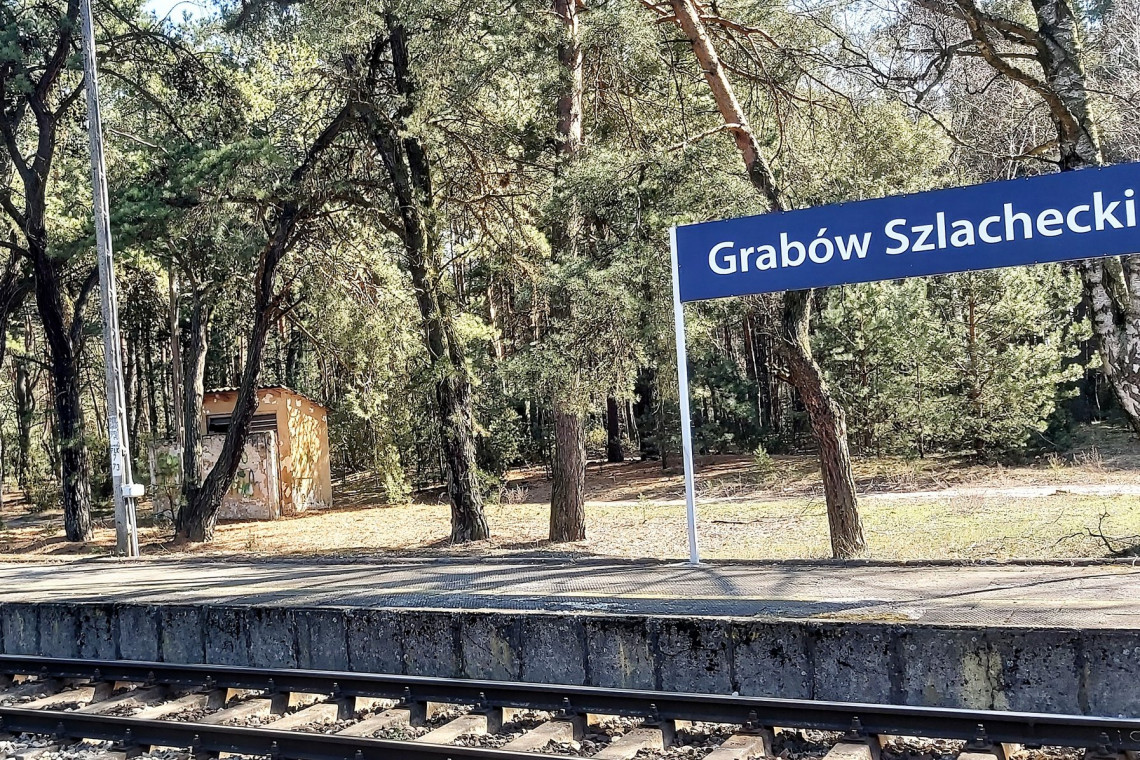 Przystanek Grabów Szlachecki z dwoma nowymi peronami