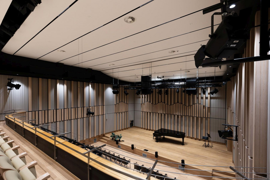 Projekty takie jak sala koncertowa w Państwowej Szkole Muzycznej w Świebodzinie to połączenie nowoczesności, ergonomii i akustyk, fot. mat. AQForm