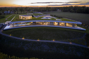 Dune House jak harfa Narwii. Ten futurystyczny projekt powstał pod Warszawą