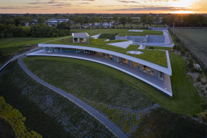 Dune House jak harfa Narwii. Ten futurystyczny projekt powstał pod Warszawą