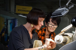Odczarowali kryształ. Ciekawa kolekcja biżuterii powstała we współpracy z Hutą Julia