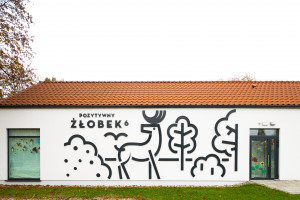 Fasady gdańskich żłobków "zasiedliły" zwierzęta. To nowy projekt Traffic Design